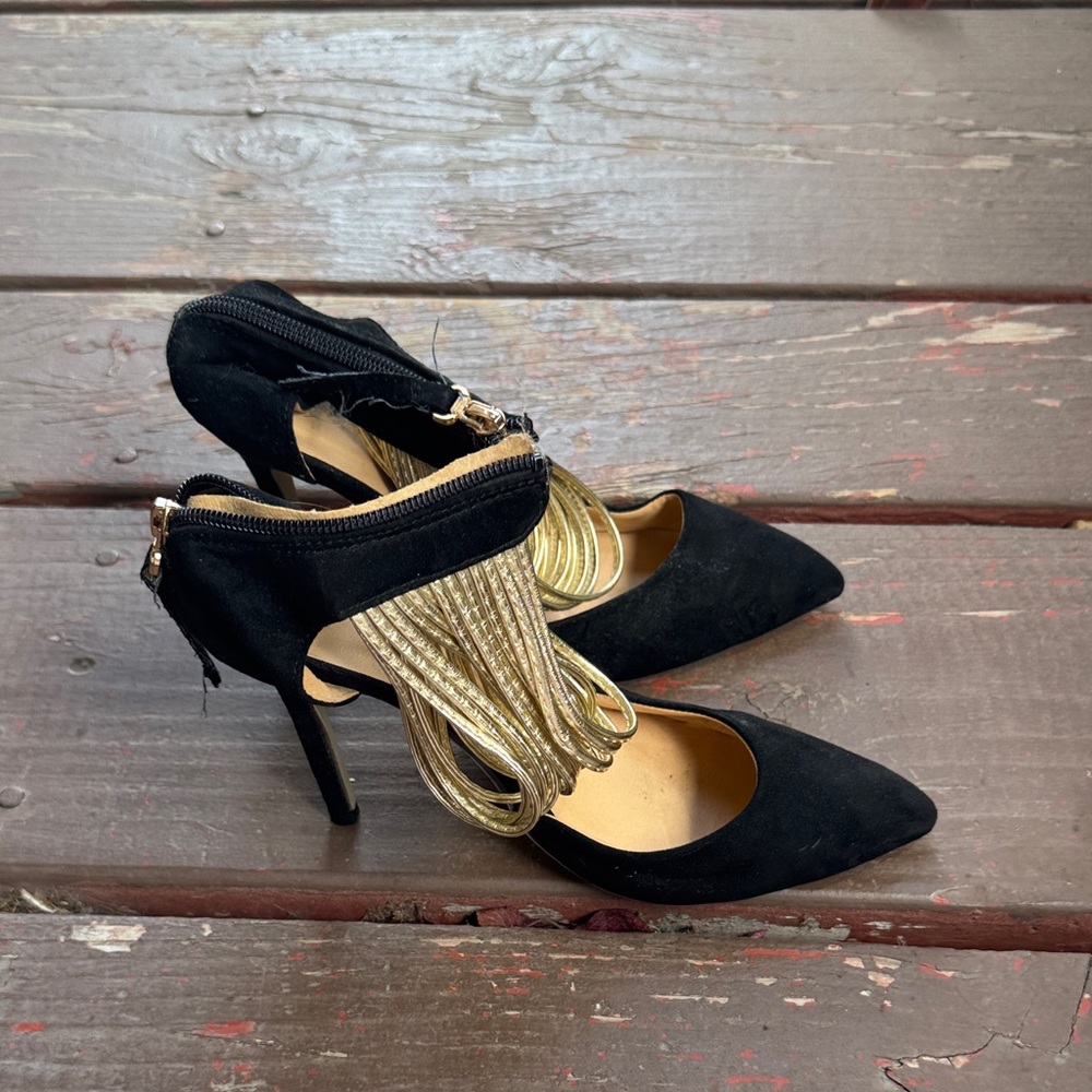 Elegant Black and Gold Women's Heels